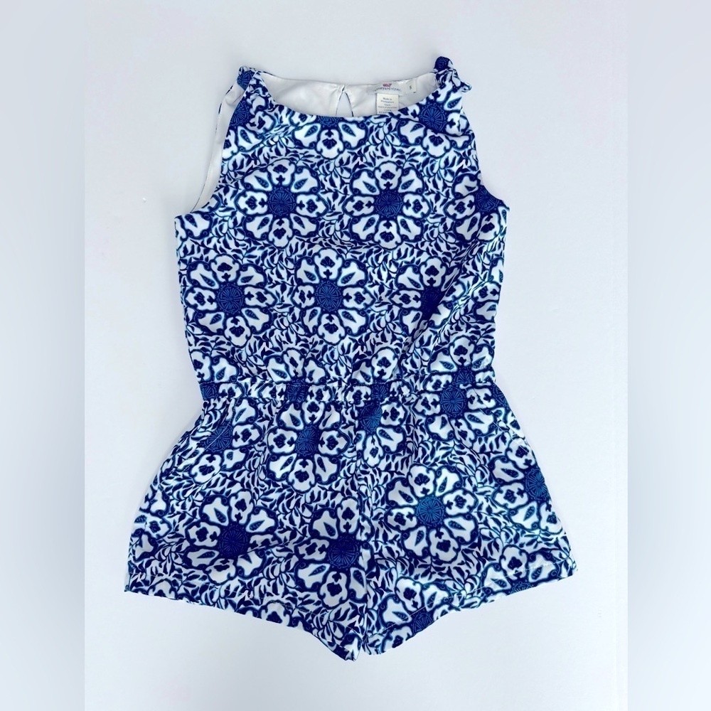 Vineyard Vine Girls Tile Medallion Print Romper Small